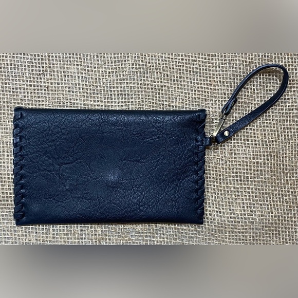 Clutch/Purse/Wallet/Wristlet Black Faux Leather Wrist Strap w/Clasp - Picture 4 of 4